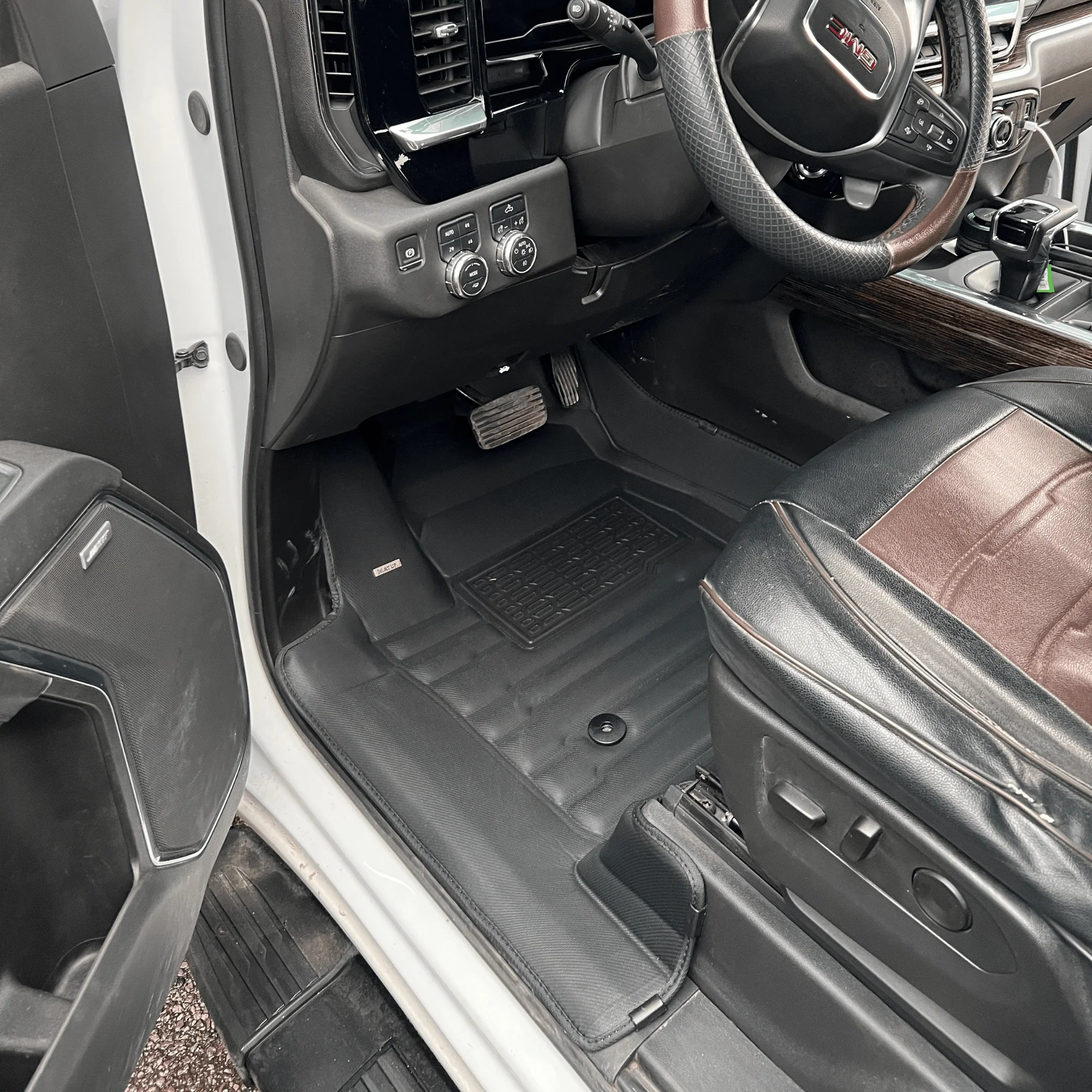 GMC Sierra 1500 DoubleCab Floor Mats 2019-2026 | Covers Row 1 & 2